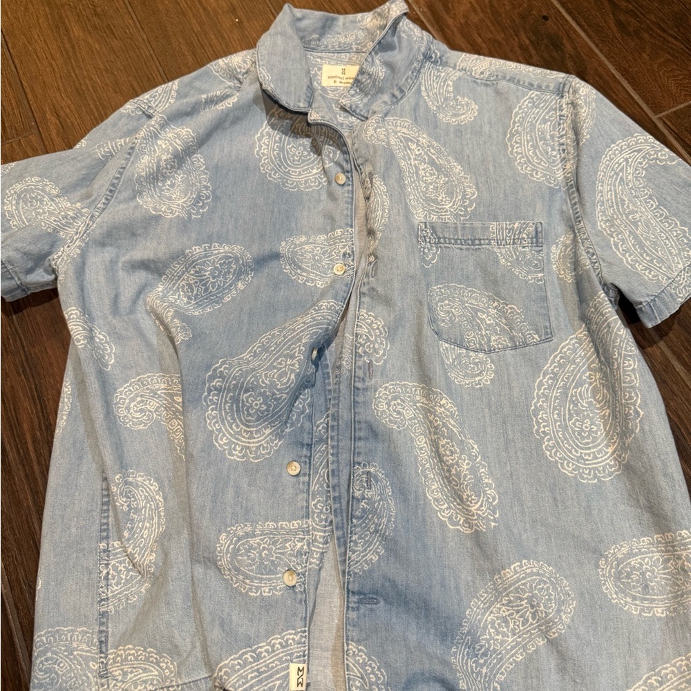Casual Blue Paisley Button-Down Shirt